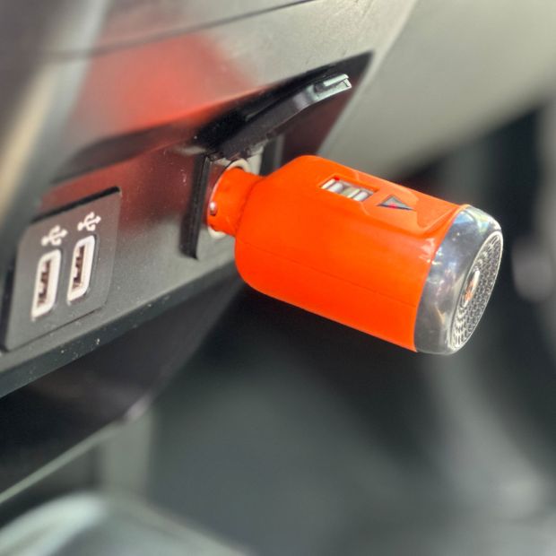Dead Down Wind™ Dead Zone 2 Go Ozone Car Plug In